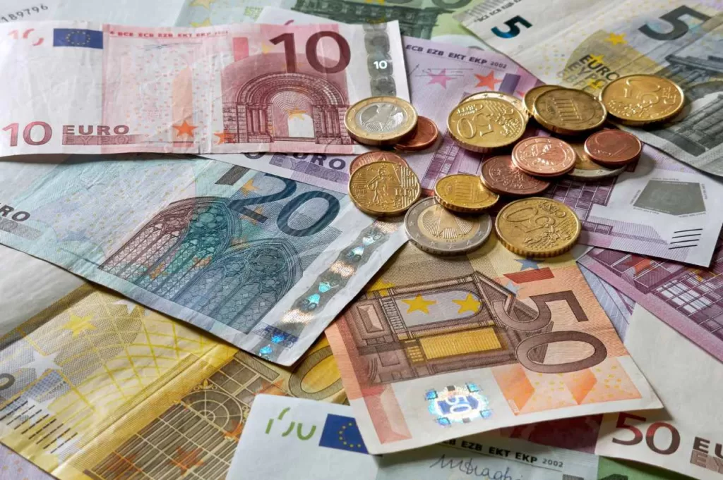 Hvordan tjene ekstra penger hjemmefra (Start nå!) Hvordan tjene ekstra penger hjemmefra (Start nå!)