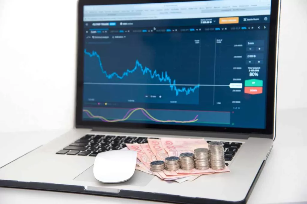 Hvordan tjene penger på daytrading (Slik lykkes du!)